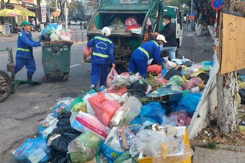 Ra quân vệ sinh đô thị, thu gom rác sinh hoạt sau Tết