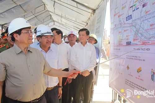 Thủ tướng Phạm Minh Chính thăm, chúc tết tại công trường đường cao tốc Biên Hòa - Vũng Tàu
