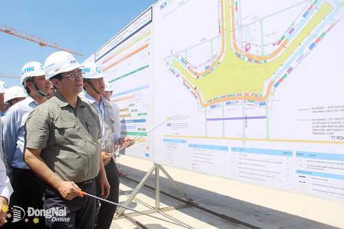 Thủ tướng Chính phủ Phạm Minh Chính kiểm tra các dự án trọng điểm quốc gia ở Đồng Nai: Phát huy tinh thần 'chỉ bàn làm, không bàn lùi' để đẩy nhanh tiến độ dự án sân bay Long Thành