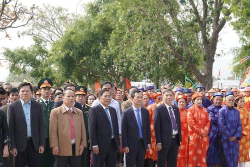 Trang nghiêm lễ kỷ niệm 235 năm chiến thắng Ngọc Hồi-Đống Đa