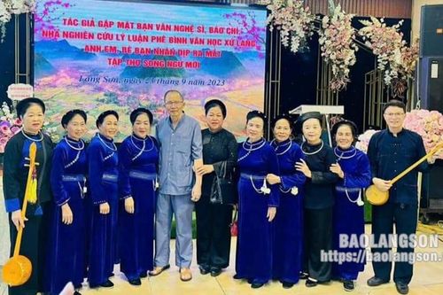 Người lưu giữ hồn quê