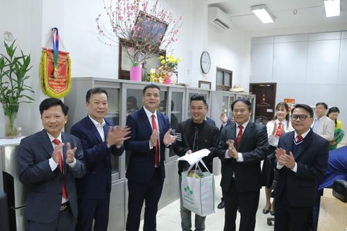 Trong ngày đầu Xuân, Công ty CP Supe Phốt phát và Hóa chất Lâm Thao xuất bán trên 1.000 tấn sản phẩm