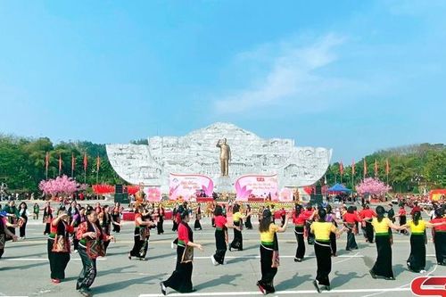 Rực rỡ Hội Xuân dâng Bác năm 2024