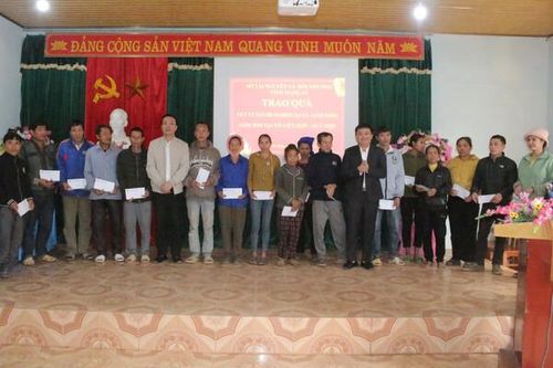 Sở Tài nguyên và Môi trường Nghệ An bàn giao nhà Đại đoàn kết cho người nghèo