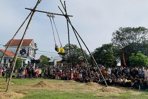 Tưng bừng hội đu tiên truyền thống Gia Viên