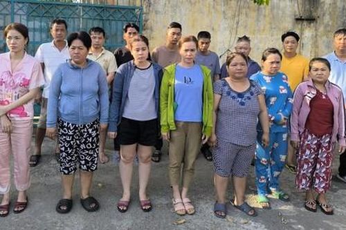 Bắt quả tang hàng chục con bạc say sưa 'sát phạt' ngày Tết