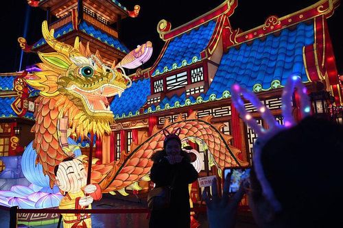 Trung Quốc: Rực rỡ sắc màu tại lễ hội đèn lồng Tự Cống