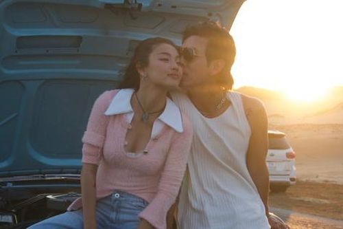 Song Luân mở bát Vpop bằng màn âu yếm nữ chính hotgirl