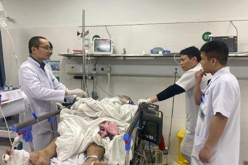 Thanh niên 30 tuổi nguy kịch sau buổi nhậu họp lớp ngày Tết