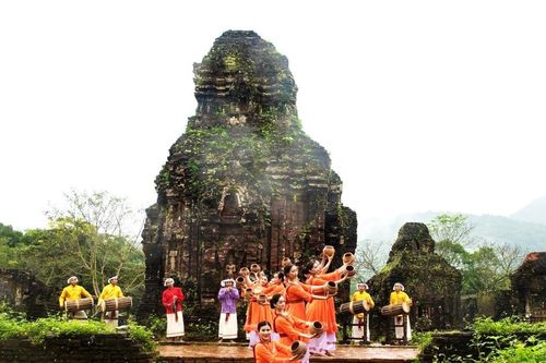 Quảng Nam: Di tích Mỹ Sơn thu hút nhiều du khách dịp đầu năm mới