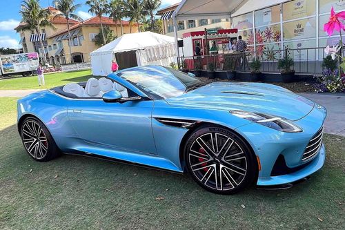 Chiếc Aston Martin DB12 Volante đầu tiên tại Mỹ có giá 650.000 USD