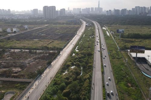 Người dân trở lại TP.HCM, các tuyến cửa ngõ vẫn thông thoáng