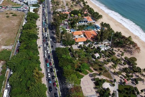 Khánh Hòa: Hàng nghìn xe ô tô nối dài trên đường biển Trần Phú