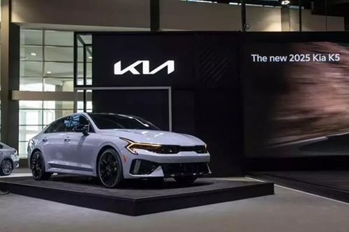 Chi tiết Kia K5 2025 động cơ tăng áp mới, 'đối thủ' Toyota Camry