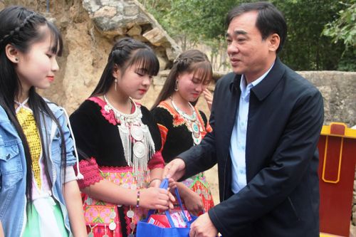Có thầy cô là có Tết