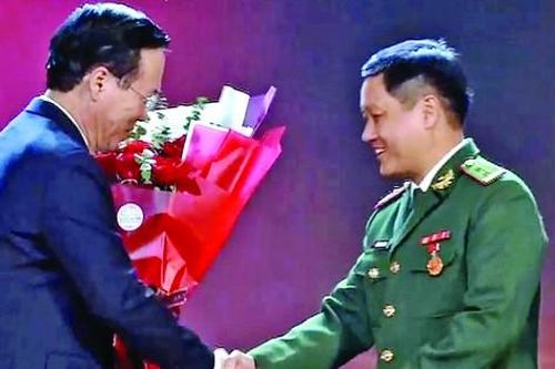 Lũy xanh biên thùy