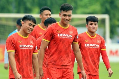 Bùi Hoàng Việt Anh lọt top cầu thủ xuất sắc tại Asian Cup