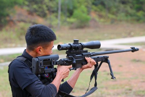 Lực lượng chống khủng bố miệt mài tập luyện kỹ năng bắn súng, giải cứu con tin