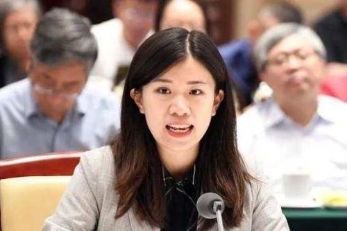 Tiến sĩ bỏ lương 30 tỷ/năm tại Anh, về nước cống hiến thành giáo sư ở tuổi 25