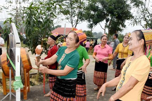 Vui hội cầu mùa ở bản Thái miền Tây Nghệ An