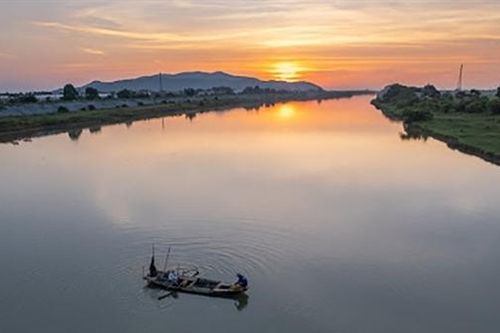 Đôi bờ sông thương