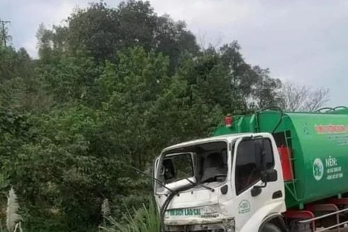 Lào Cai: Xe tải đâm xe máy đi ngược chiều trên cao tốc, 4 thiếu niên tử vong