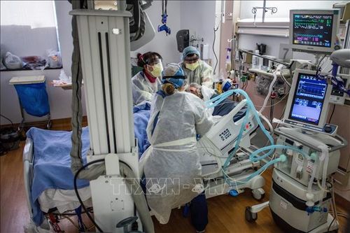 Cứ 9 người trưởng thành lại có 1 người mắc chứng COVID kéo dài tại Mỹ