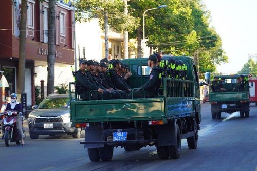 Xe CSGT Bình Thuận gặp tai nạn, một chiến sỹ Bộ Công an tử vong
