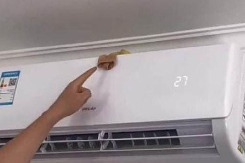 Đặt một chiếc tất lên điều hòa rất thiết thực! Nó giải quyết được vấn đề lớn của mỗi hộ gia đình, nhiều người làm theo khi 'biết điều này'