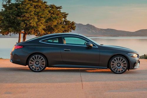 Mercedes-Benz CLE Coupe 2024 chốt giá hơn 1,3 tỷ đồng