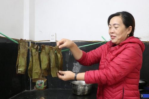 Độc đáo món bánh treo chân của người Mông ở xã Ya Hội