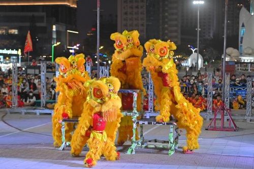 Rực rỡ sắc màu ngày Tết