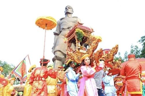Tưng bừng khai hội Gò Đống Đa