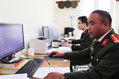Người con của núi rừng