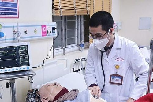 Căng mình giành giật sự sống cho người bệnh