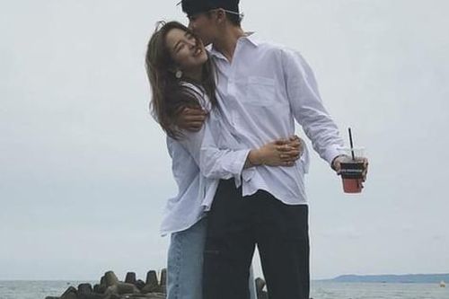 Mùng 5 Tết - Nỗi niềm Valentine của những cặp đôi