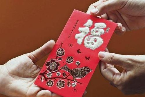 Phụ huynh phát ngại khi đưa con nhỏ đi chúc Tết