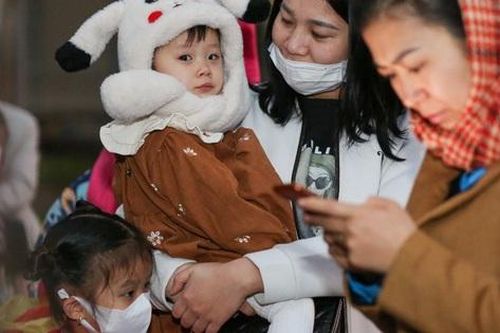 Công nhân quyết trở lại Hà Nội sớm, đi làm gấp đôi lương