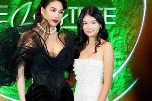 Trương Ngọc Ánh nuôi dạy con như thế nào mà bé Bảo Tiên lại có những hành động gây chú ý như thế này?