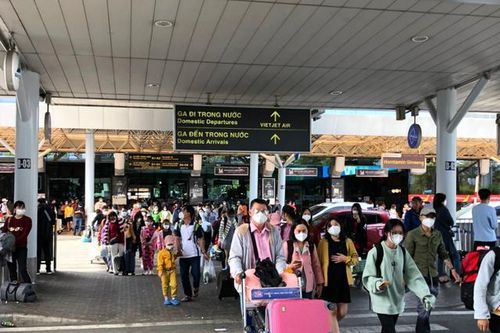 Lượng khách đến sân bay vượt dự kiến và lập kỷ lục trong Tết