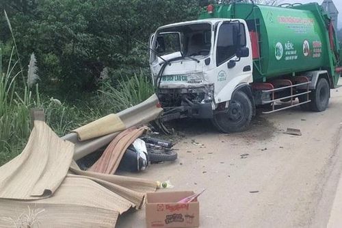 Xe tải đâm xe máy đi ngược chiều trên cao tốc, 4 người tử vong