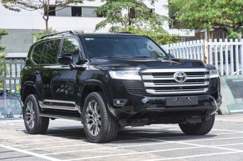 Toyota Land Cruiser LC300 khan hàng, chênh gần một tỷ đồng