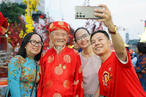 Lễ hội Đường sách Tết Giáp Thìn 2024 đạt doanh thu hơn 10 tỷ đồng