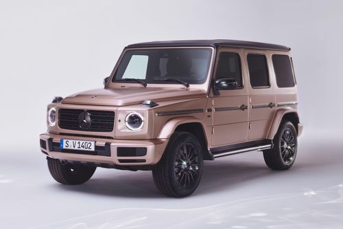 Chiếc Mercedes-Benz G500 đặc đính kim cương mừng lễ Valentine
