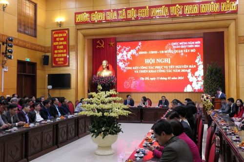 Dịp Tết Nguyên đán lượng khách đến với Tây Hồ tăng gấp đôi