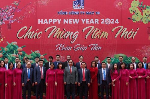 May 10 'Chọn việc khó' để làm