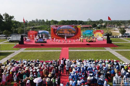 Khai hội chùa Hương Tích