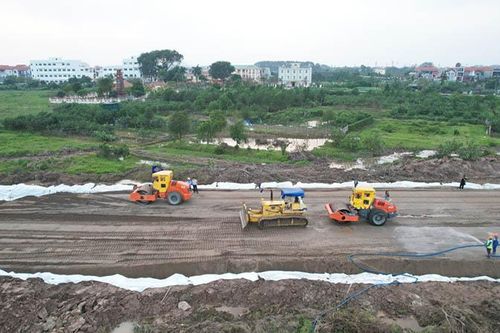 Đầu Xuân, rộn rã công trường...