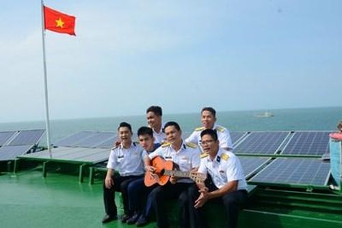 Tiếng ca hòa tiếng sóng
