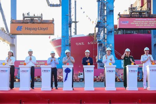Thủ tướng phát lệnh làm hàng đầu Xuân tại cảng quốc tế Tân Cảng - Cái Mép
